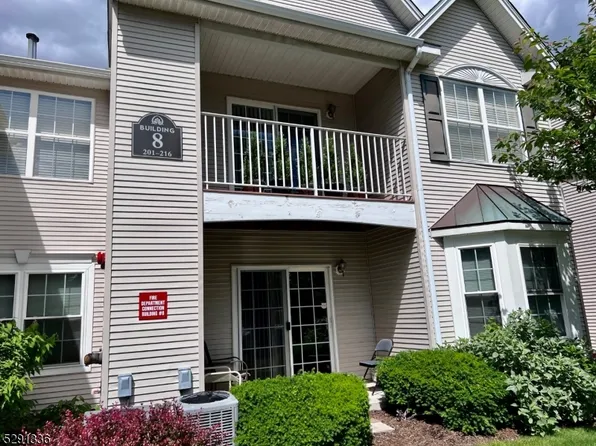 203 Cambridge Ct #203, Clifton City, NJ 07014
