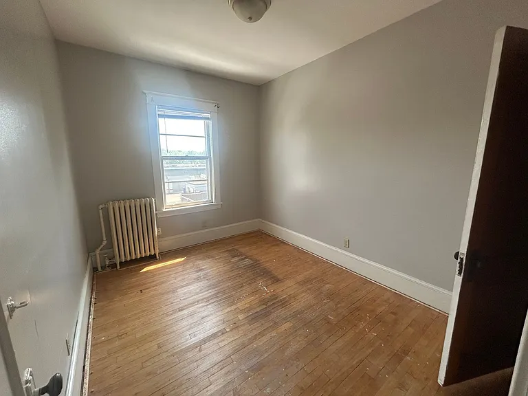 505-507 N Farrington Street — Photo 10
