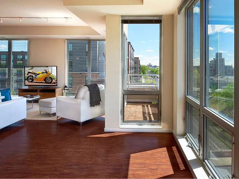 Flux Apartments — Photo 2