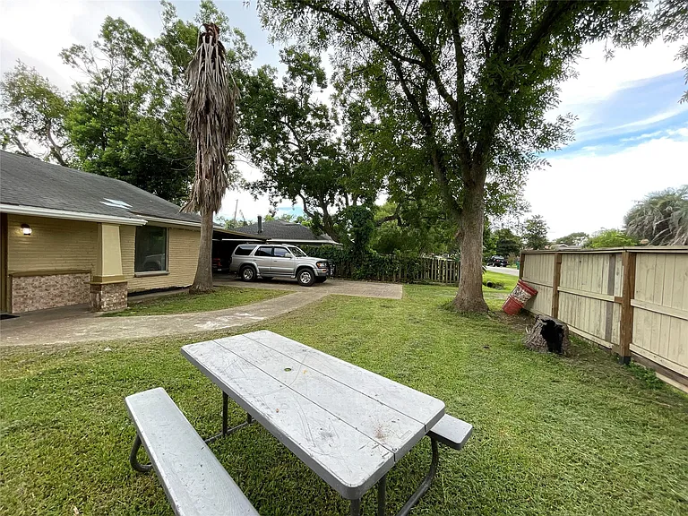 4803 Geraldine St — Photo 7