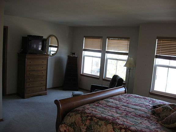 Spacious master suite