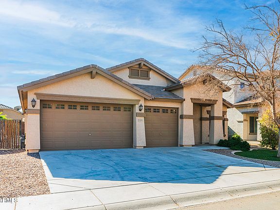 3rd image of 44469 W CANYON CREEK Drive