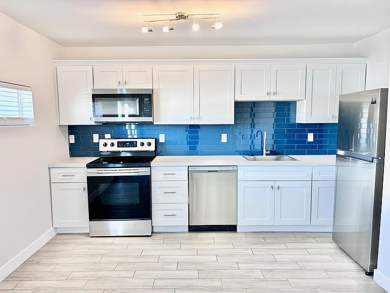 70 E Mitchell Dr #202 — Photo 5