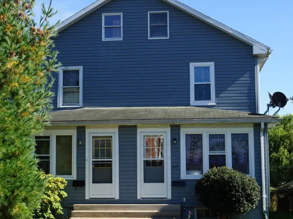 717 N 8th St, Selinsgrove, PA 17870
