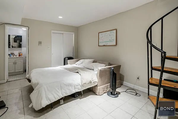 Rented by Bond New York | media 17