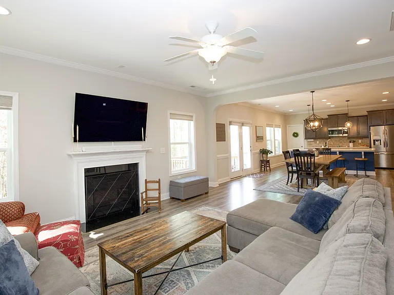 240 Parrish Ln — Photo 22