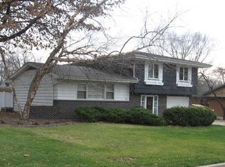 1821 Calhoun St, Peru, IL 61354