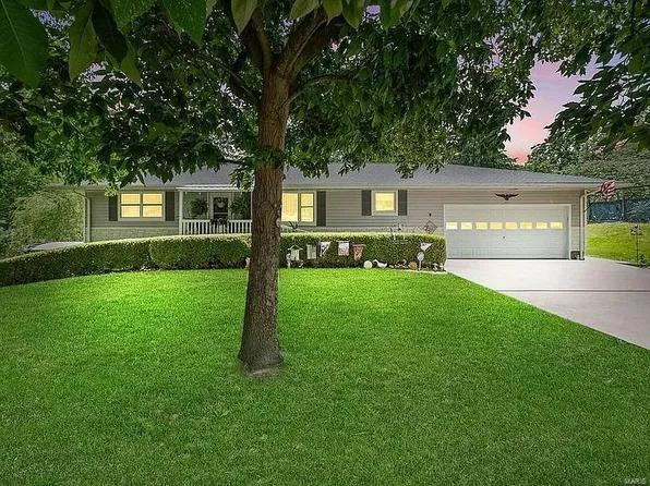 312 Pleasant Ridge Rd, Fairview Heights, IL 62208