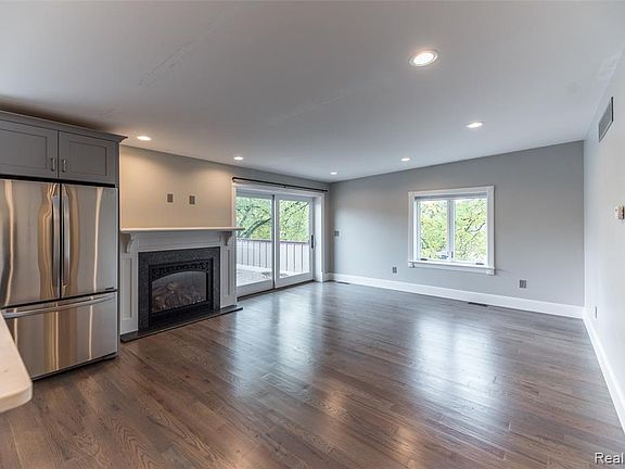 4th image of 3012 Coolidge Hwy