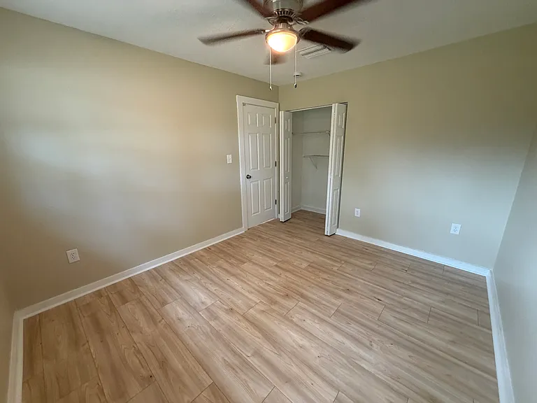 5513 13th St E — Photo 11