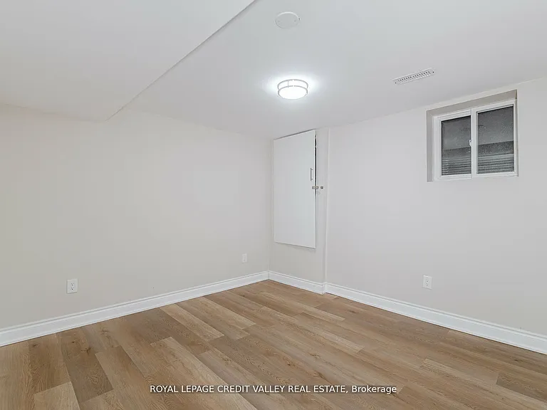 18 Trailhead Cres — Photo 25