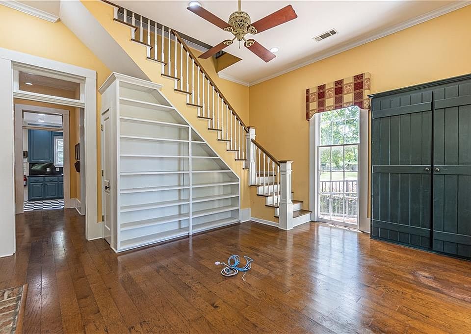 1st image of 2129 Jackson St