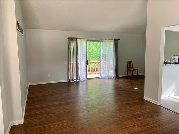 4th image of 4641 Markton Dr