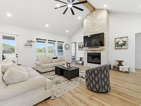 2nd image of 541 RIO AZUL DR
