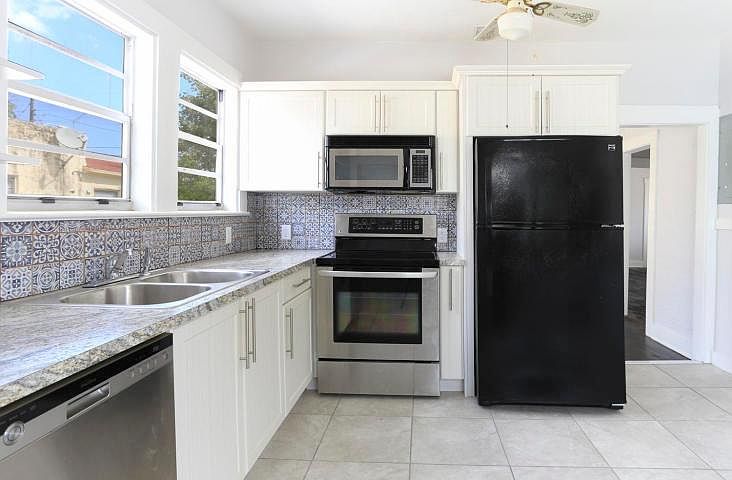 2nd image of 4009 Garden Ave #4009
