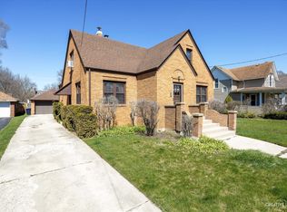 620 Oakland Ave, Elgin, IL 60120