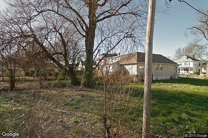 1st image of 609 S 39th St