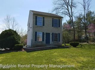 20 Forevergreen Dr, Falling Waters, WV 25419