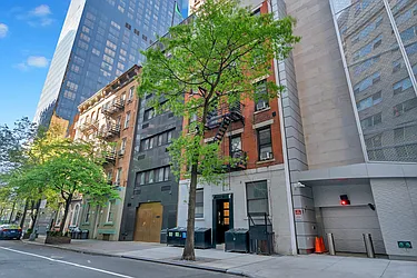 Rented by Avi Nash Associates