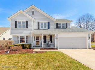 1043 Willow Creek Rd, West Chicago, IL 60185