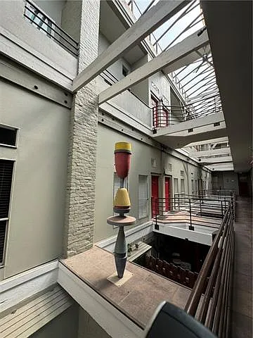 Building Photo - 700 Commerce St #222