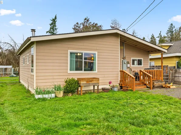 38823 Mathews Dr, Dexter, OR 97431