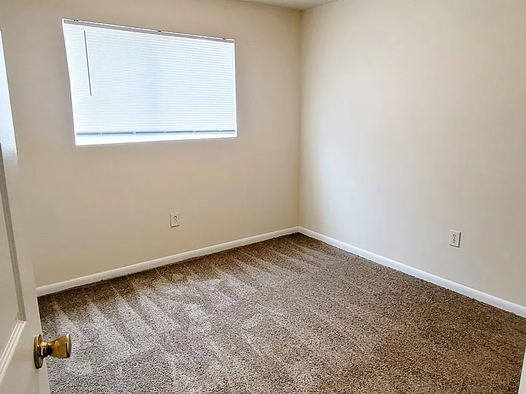 1822 Williamsburg Rd #9 — Photo 8