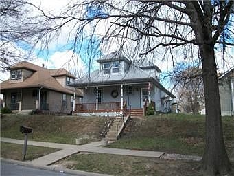 2nd image of 420 Linn St