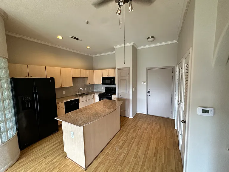 1441 East St #315 — Photo 4