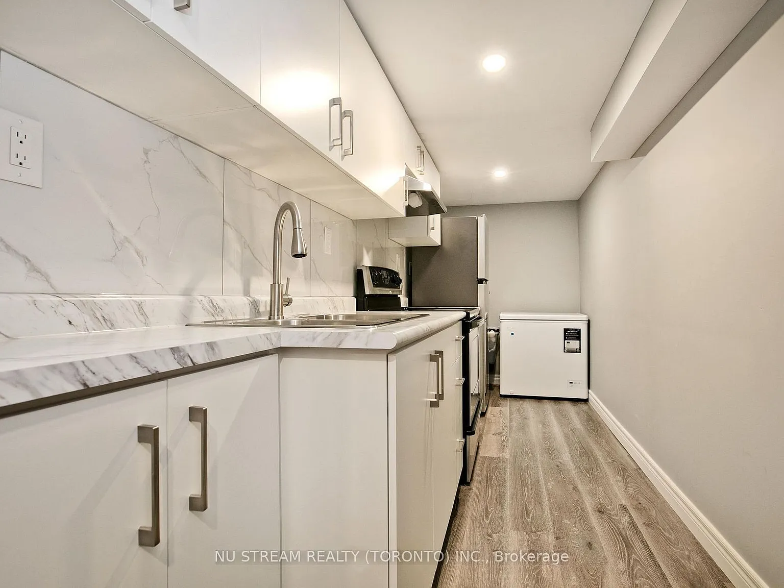 2 bed, $1,400 — Photo 4