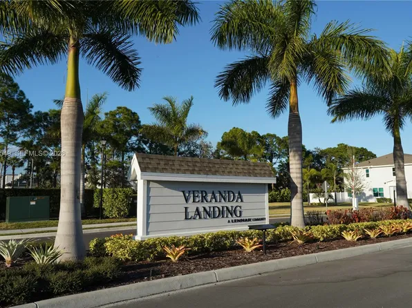 870 SE Grovebush Ln, Pt Saint Lucie, FL 34984