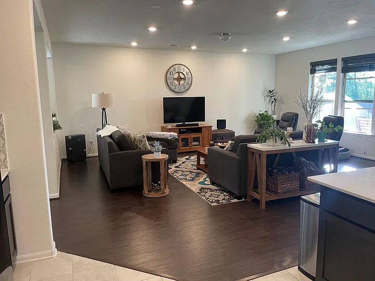 1172 Clonmore Ct — Photo 6