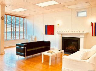318 Villa Ave, Fairfield, CT 06825