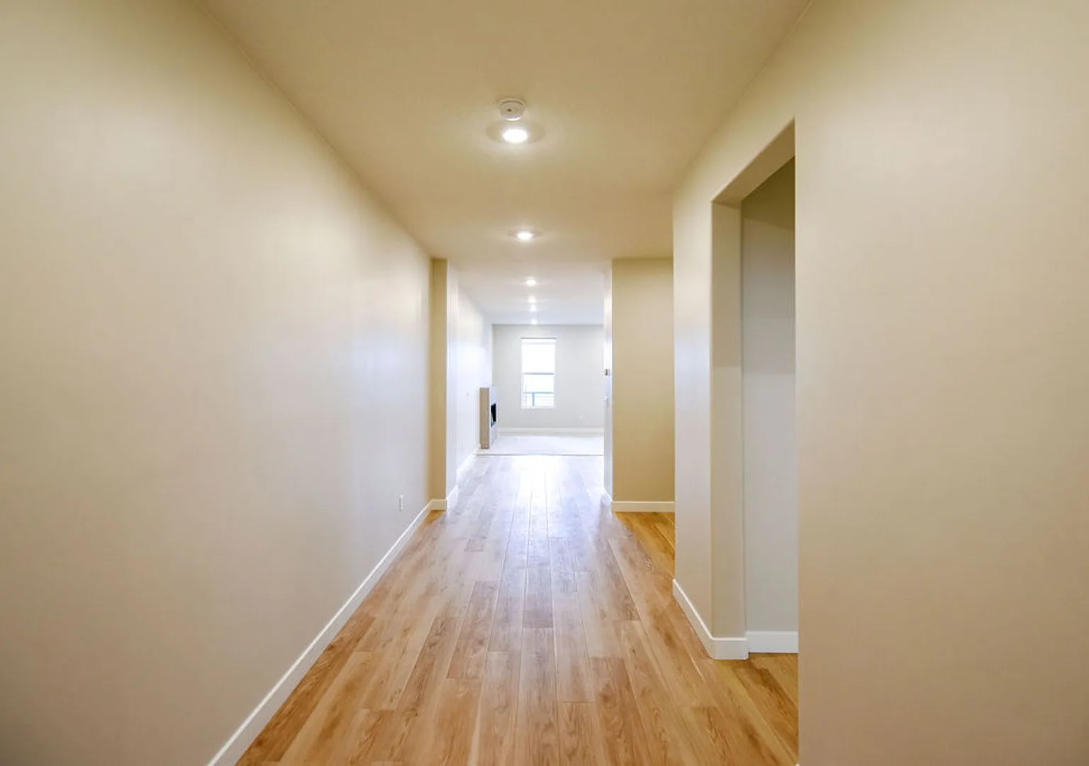 Luxury Townhome with Sweeping Mountain & Valley Views — Photo 3