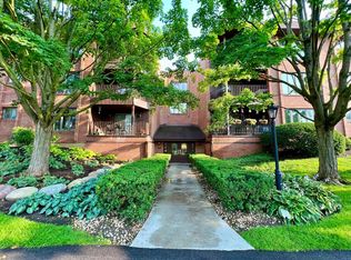 75 Boardwalk Pl UNIT 101, Park Ridge, IL 60068