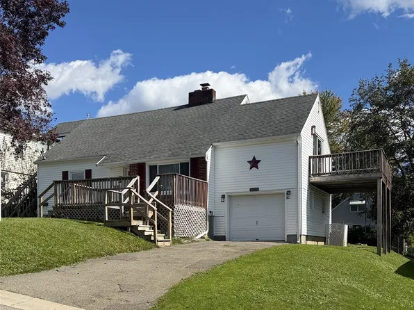 122 Pierce Ave, Endicott, NY 13760
