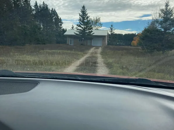 12298 E Traynor Rd, Goetzville, MI 49736