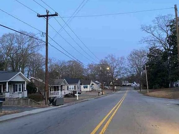 Exterior Neighborhood (street photo)