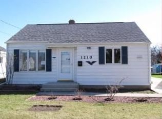1210 Nagle Ave, Manitowoc, WI 54220