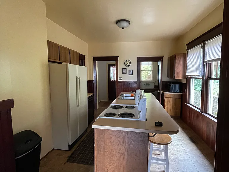 3746 Grand Ave — Photo 1