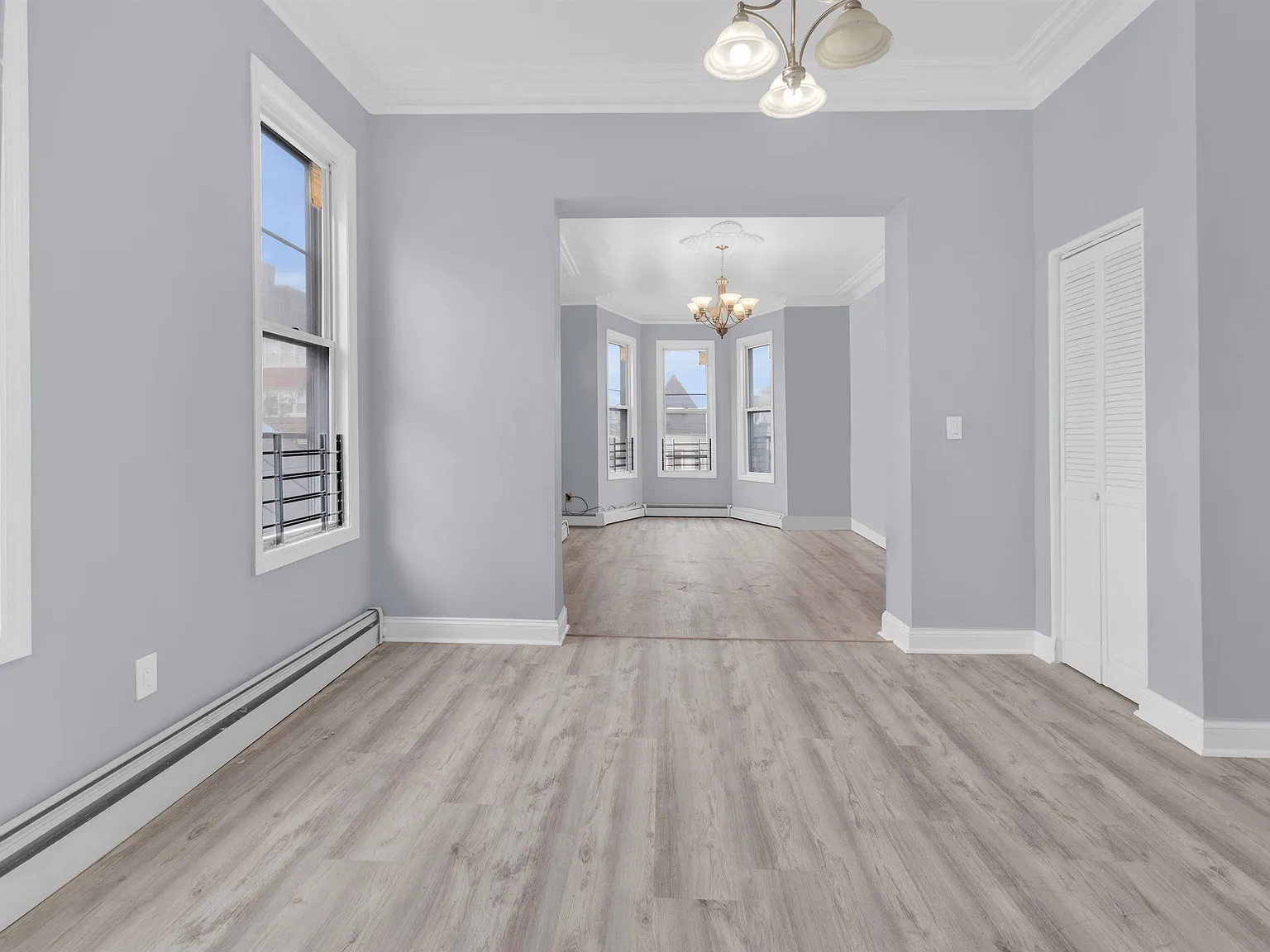 3 bed, 1.0 bath, 1074 sqft, $2,795 — Photo 2