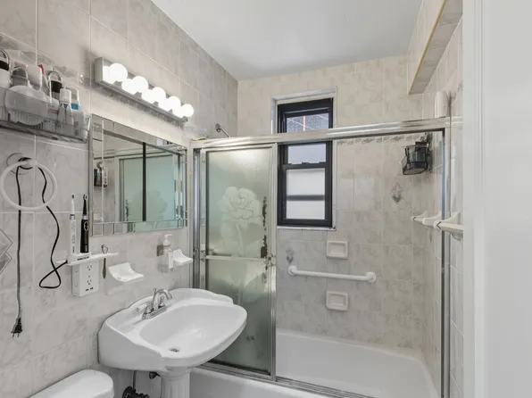 2310 Ocean Parkway image 7 of 23