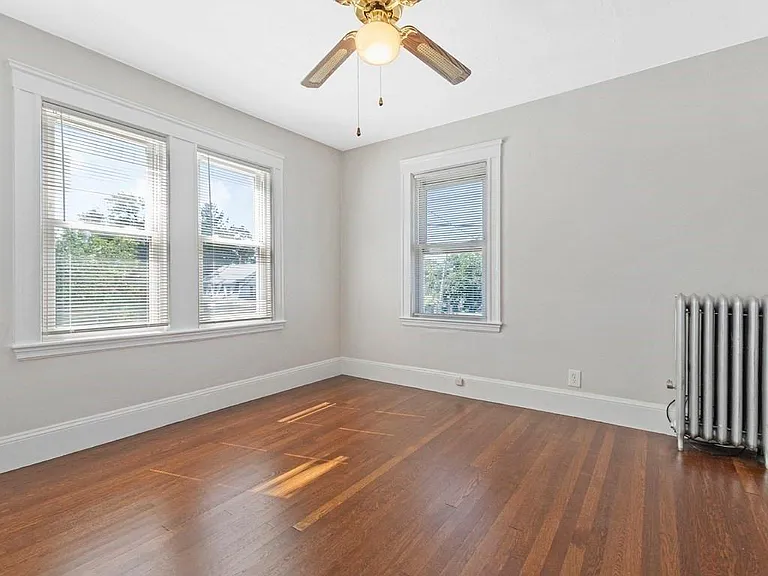 549 Main St #2 — Photo 8