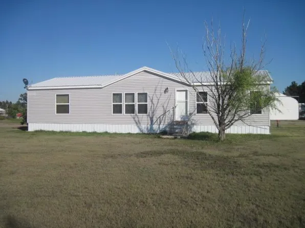 2223 College Ave, Goodland, KS 67735