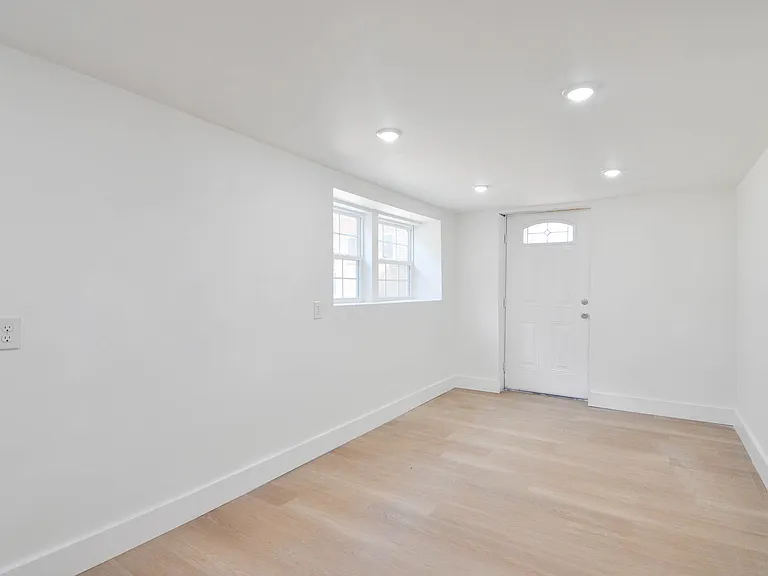 39075A Lamar St — Photo 2