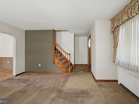 3rd image of 150 Kleyona Ave