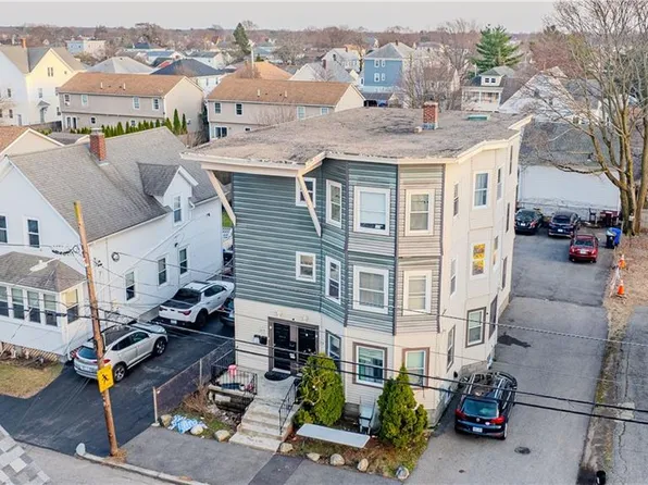 115 Hughes Ave, Pawtucket, RI 02861