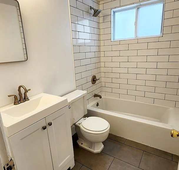111 E Plum St — Photo 32