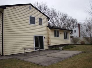 49 Earl Rd, Melville, NY 11747