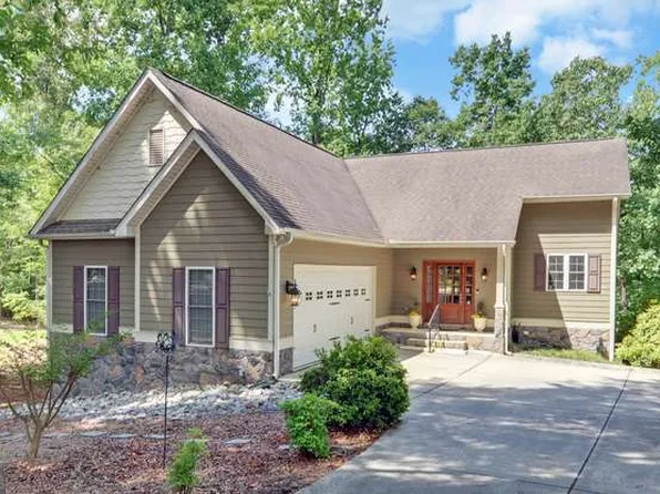 94 Westwood Cir, Hartwell, GA 30643